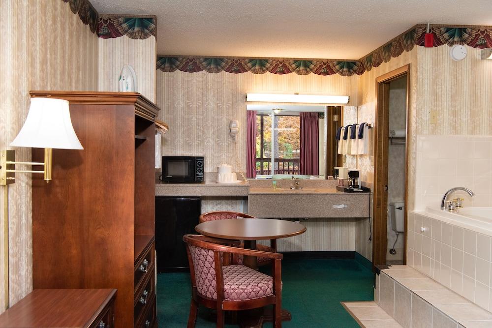 Ozarka Lodge photo 27