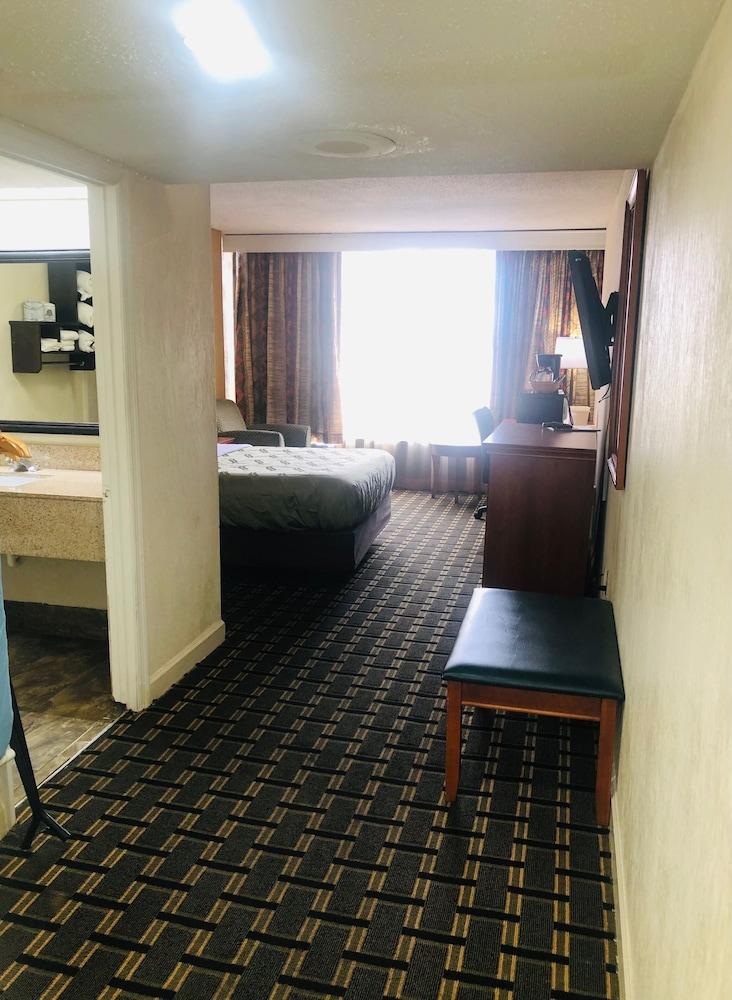 Quail Inn & Suites photo 24