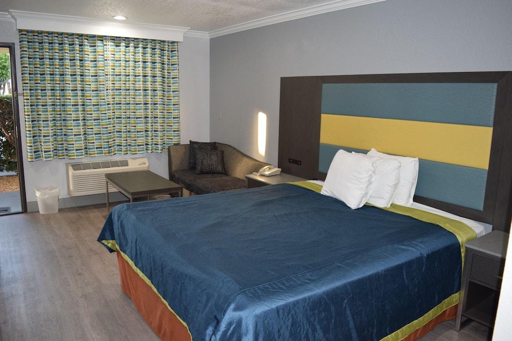 Budget Inn La Puente photo 40