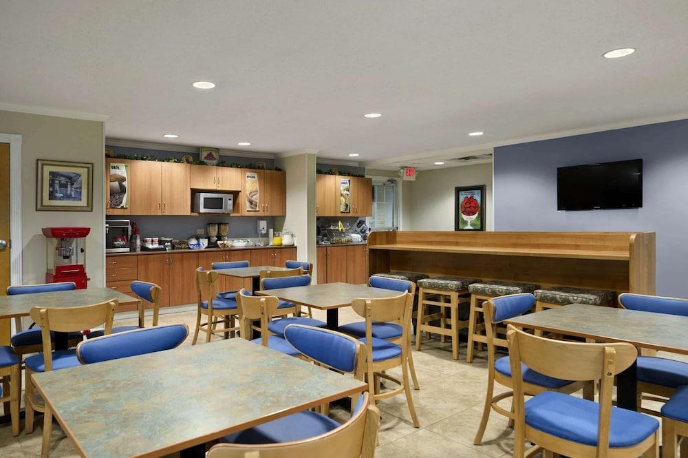 Microtel Inn & Suites by Wyndham Ponchatoula/Hammond photo 10