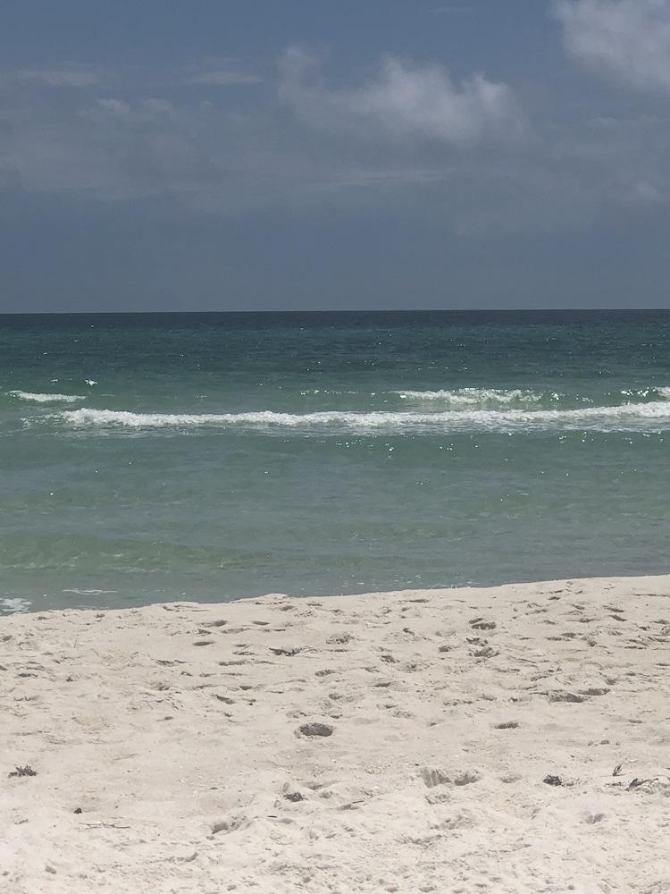 Lollye on the Beach photo 19