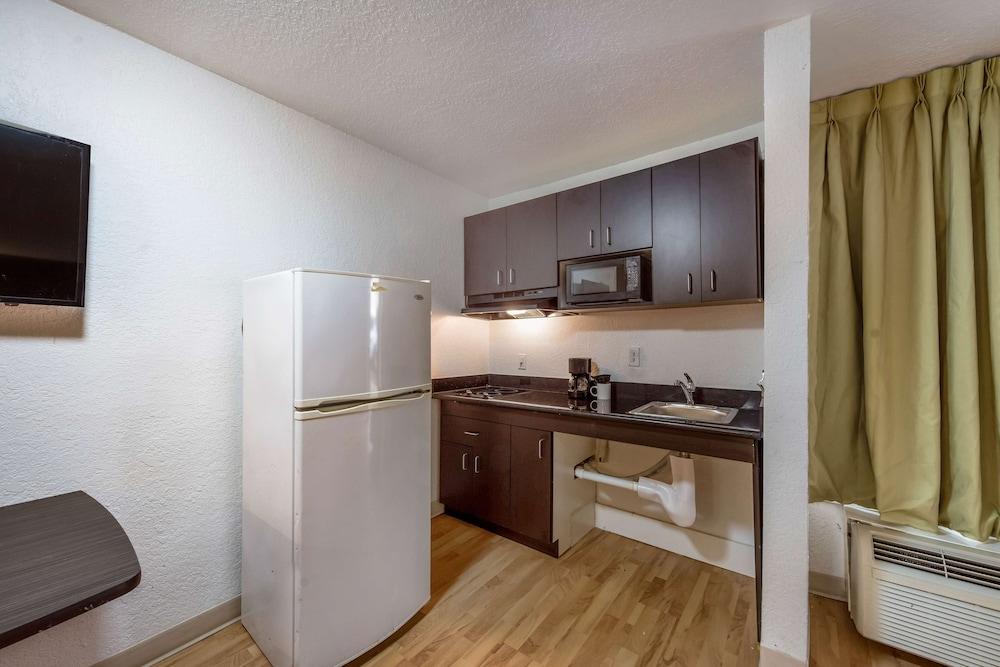 Studio 6 Irving, TX - Irving DFW Airport East photo 4