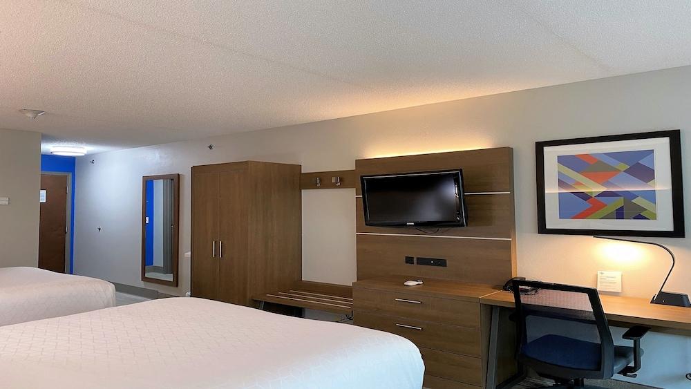 Holiday Inn Express & Suites Somerset Central by IHG photo 13