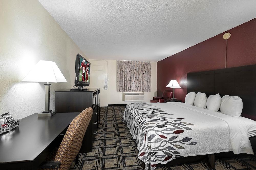 Red Roof Inn Murray photo 7