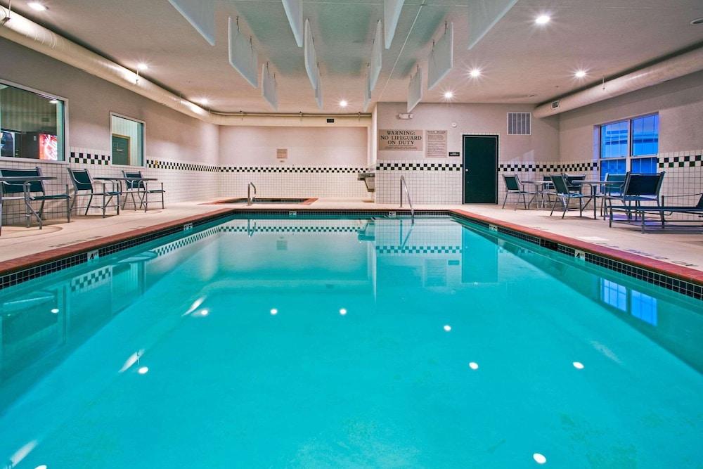 Country Inn & Suites by Radisson, Effingham, IL photo 11
