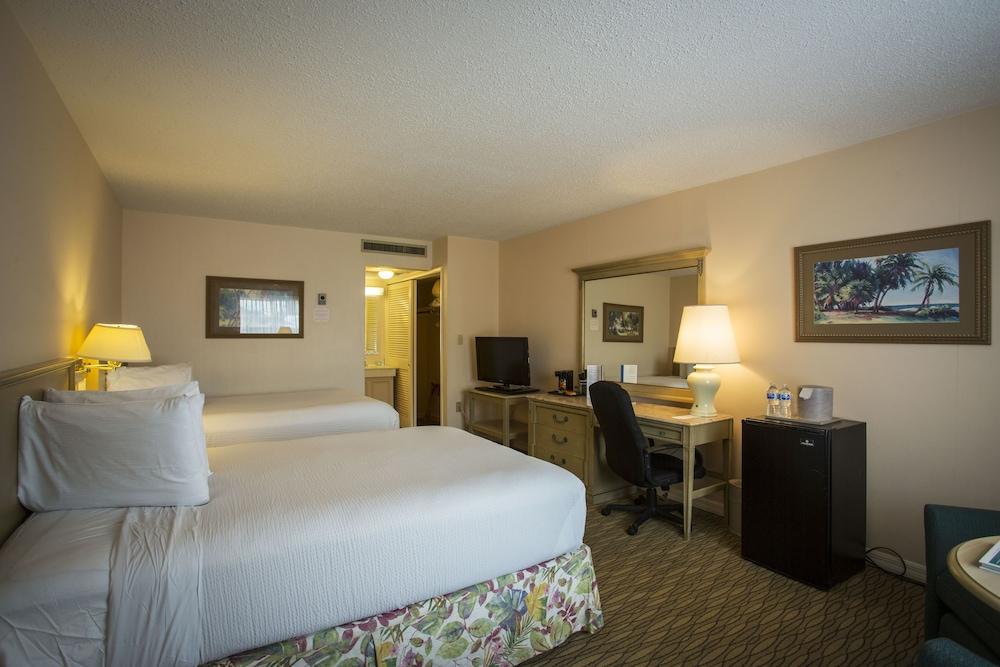 Sandcastle Resort at Lido Beach photo 43