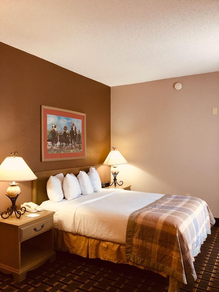 Hawthorn Extended Stay by Wyndham Conyers photo 9