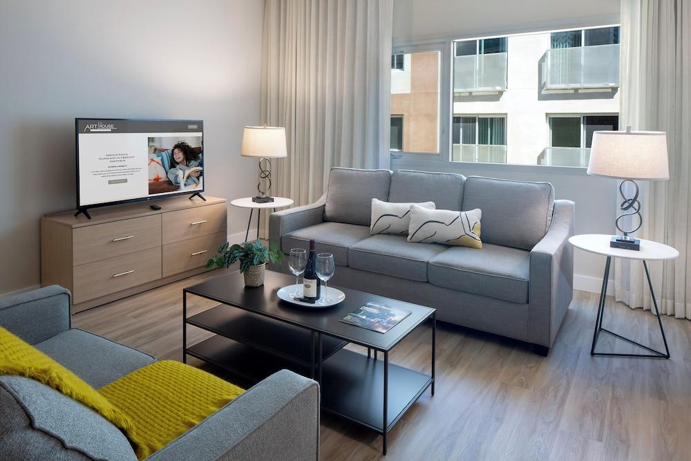 Art House Hotel and Suites photo 18