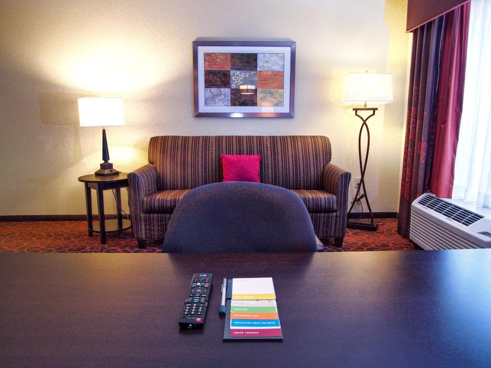 Hampton Inn & Suites Elk City photo 10