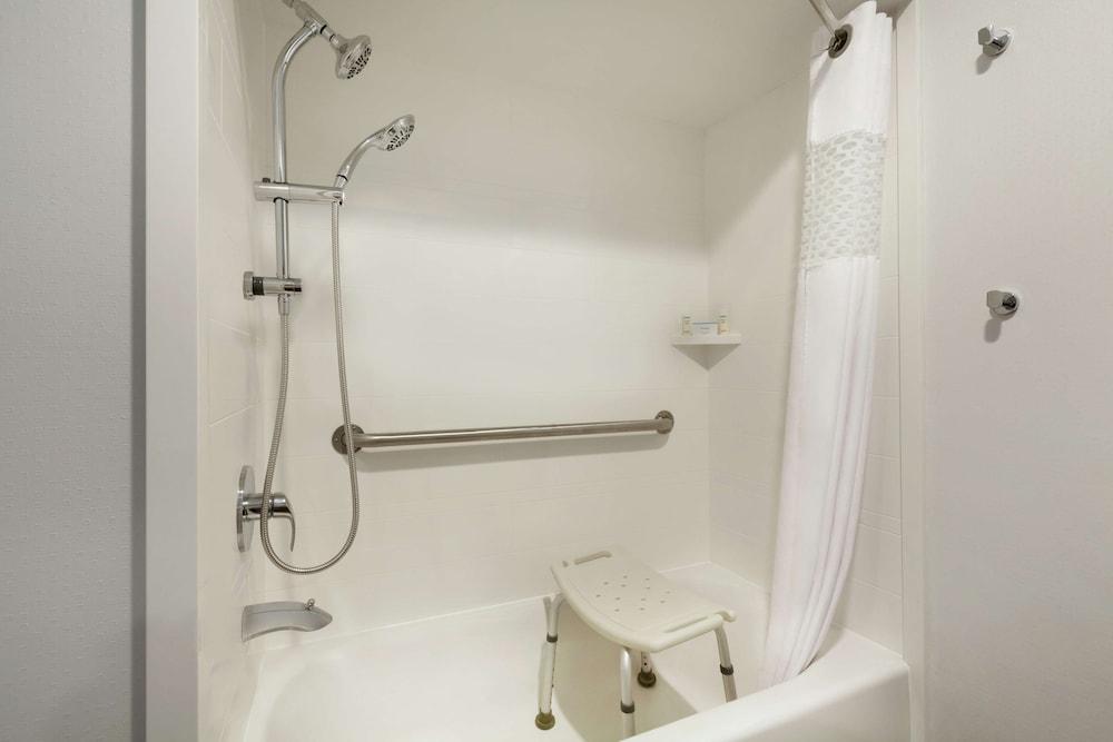 Hampton Inn Clackamas photo 30