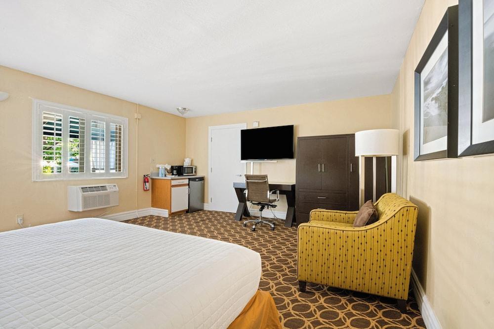 Marin Suites Hotel photo 95