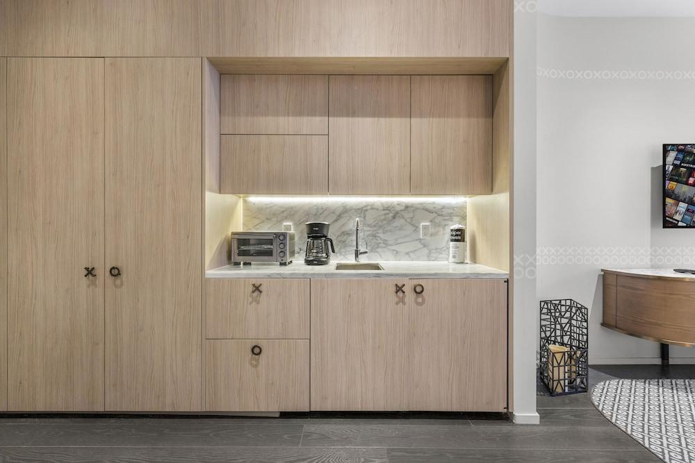 SLS Lux King Suite photo 22