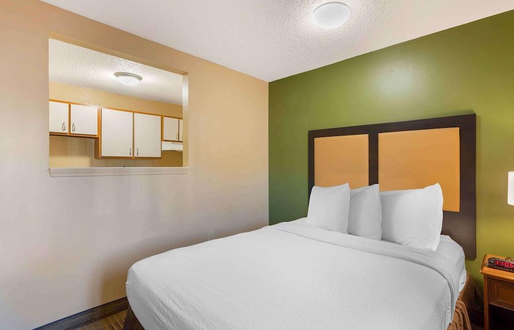Extended Stay America Suites Houston Westchase Westheimer photo 7