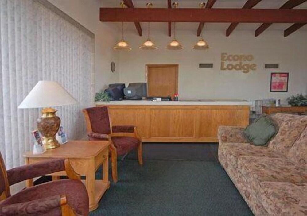 Econo Lodge photo 10