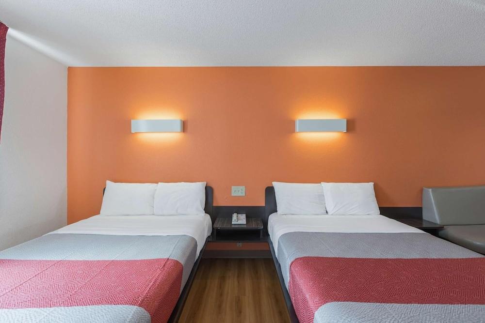 Motel 6 Omaha, NE photo 6