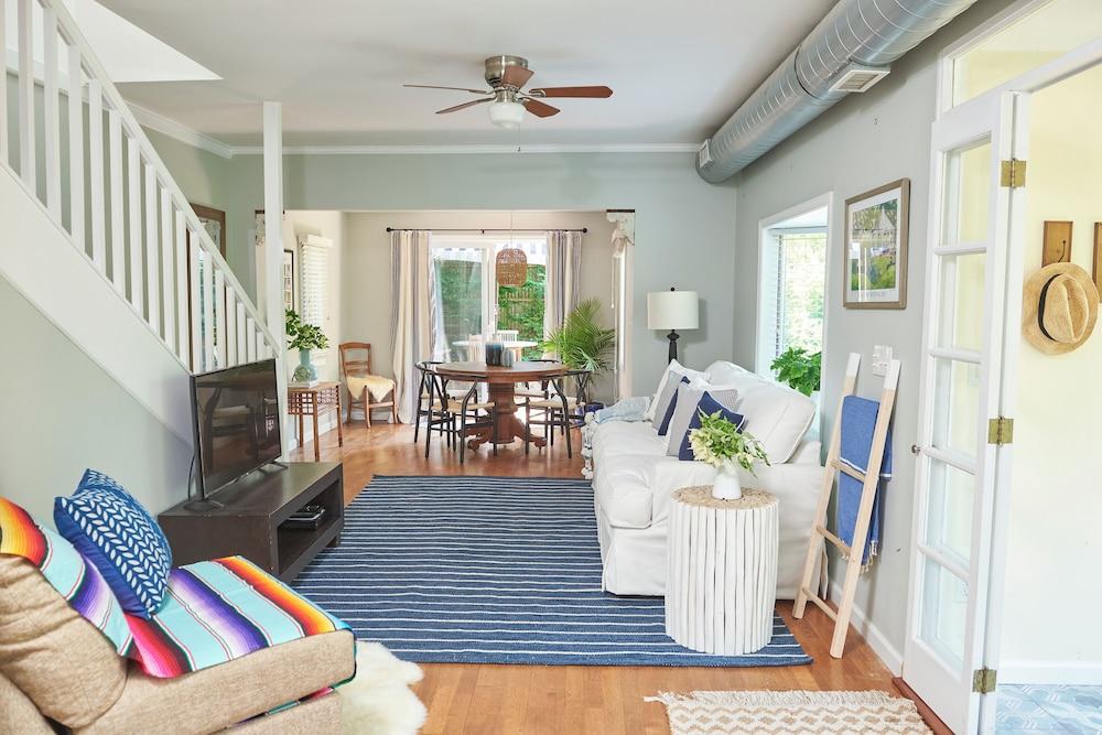 Bellport Inn photo 31