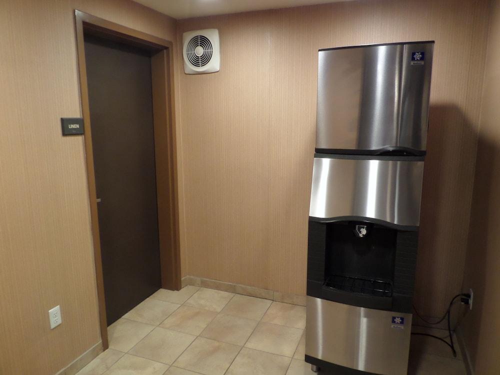 Hampton Inn & Suites Bakersfield/Hwy 58, CA photo 29