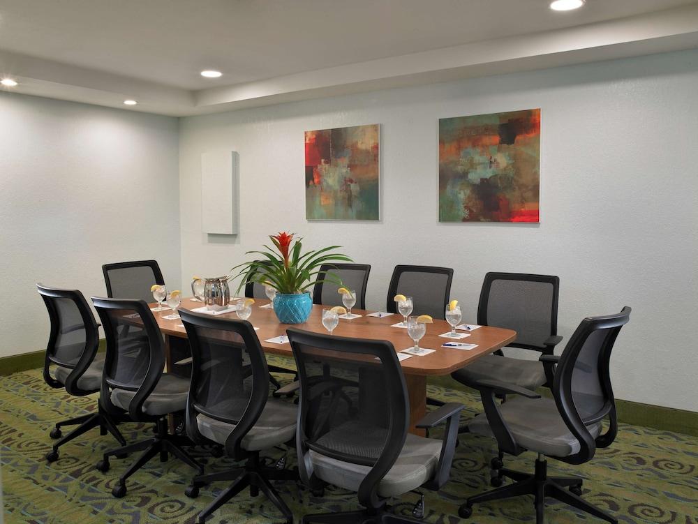 Best Western Plus Atlantic Beach Resort photo 5