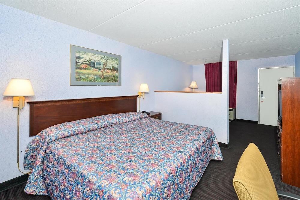Americas Best Value Inn & Suites Knoxville North photo 6
