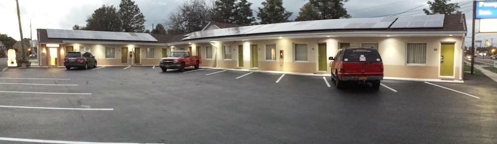 Lodge Inn photo 26