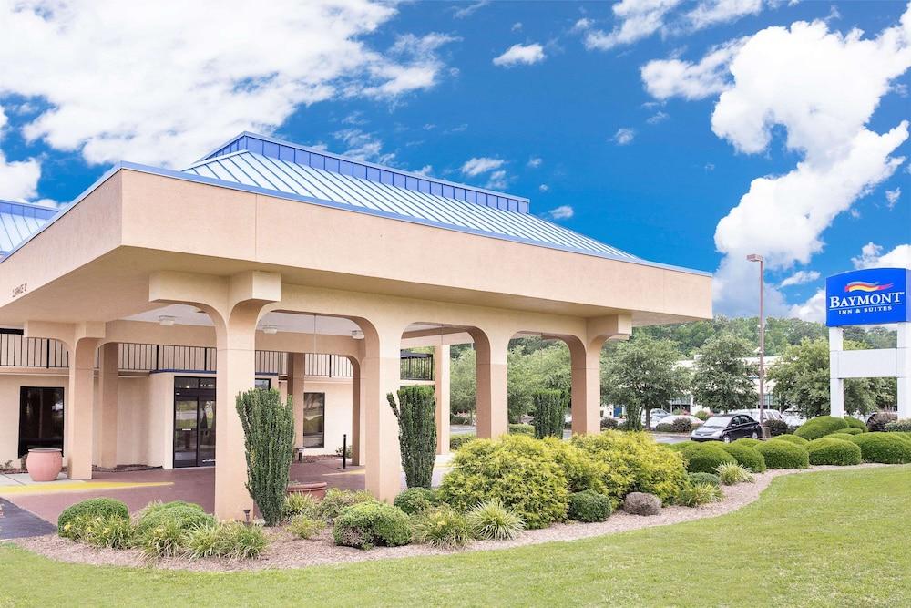 Baymont by Wyndham Greenville photo 1