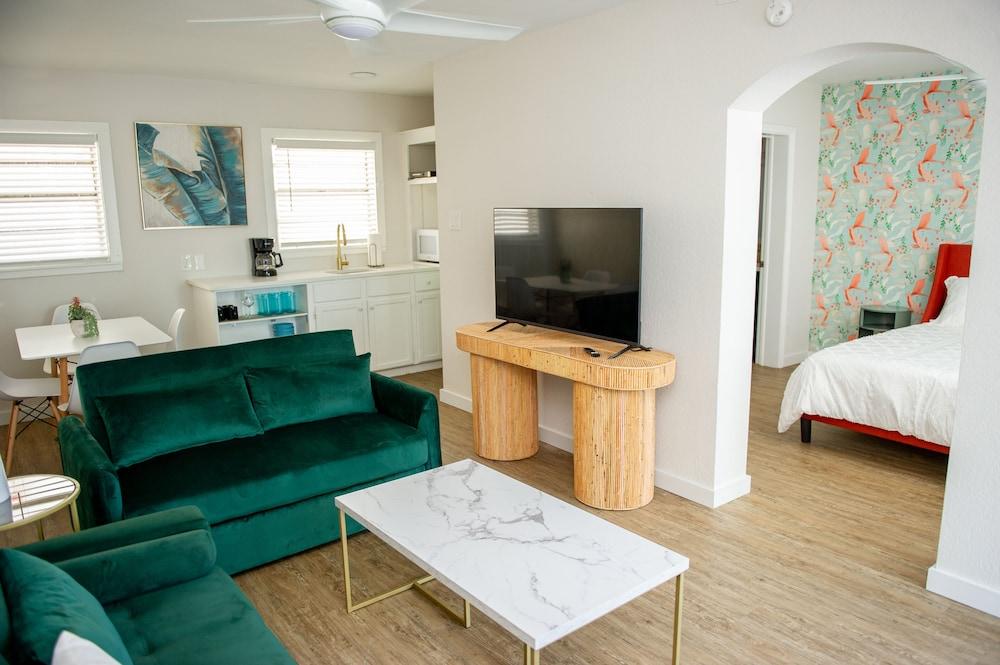 Sunburst Inn photo 85