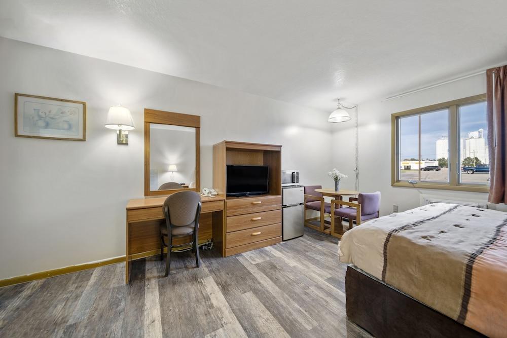 Executive Inn Cass City photo 36