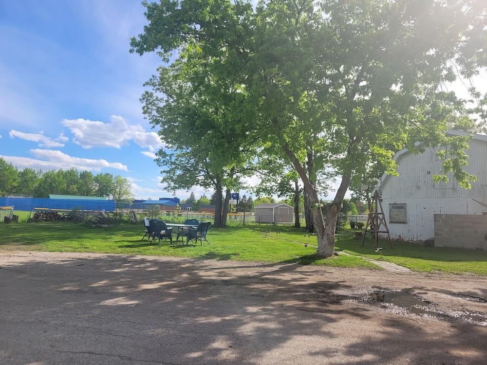 Custom Stay Thief River Falls photo 2
