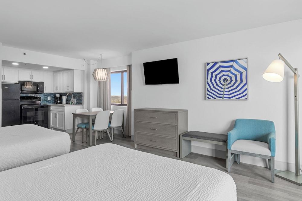 Compass Cove Resort photo 98