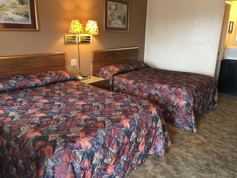 Thunderbird Motel photo 7