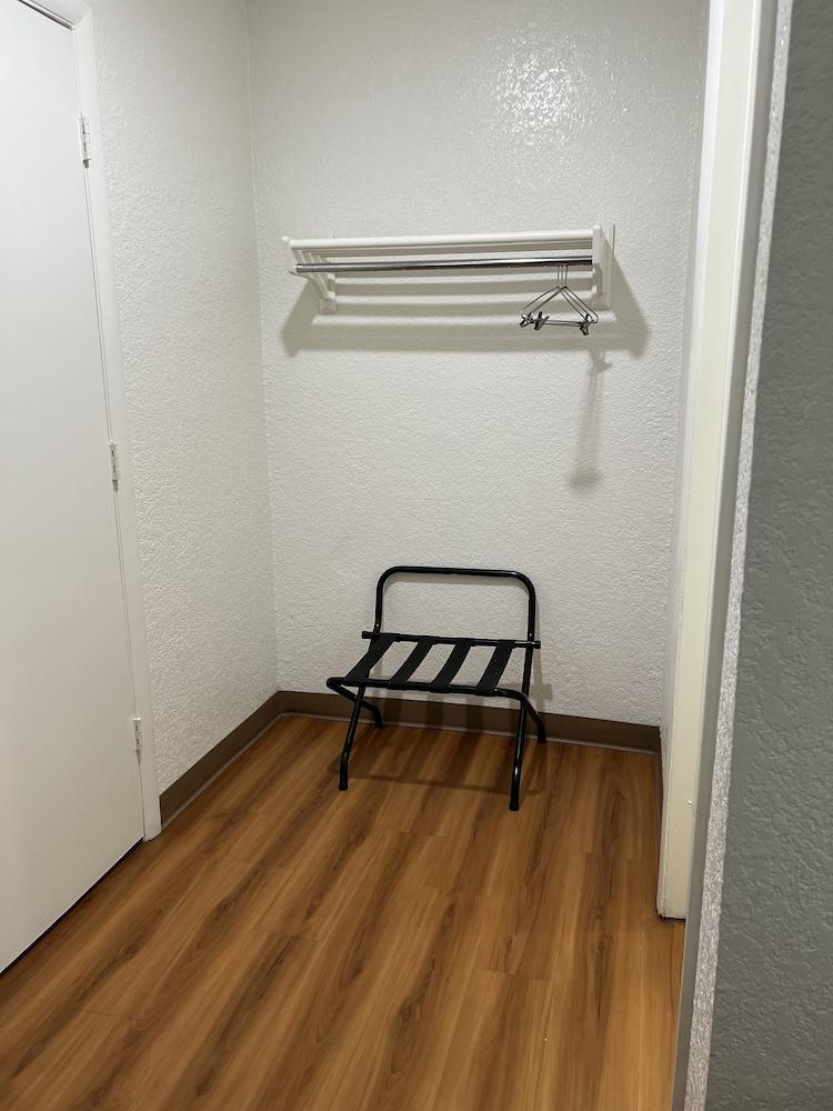 Motel 6 Longview, TX photo 7