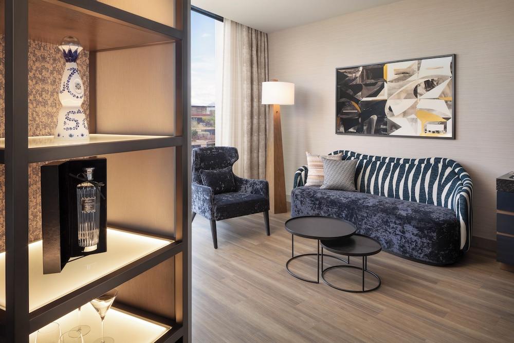 Caesars Republic Scottsdale, a Hilton Hotel photo 32