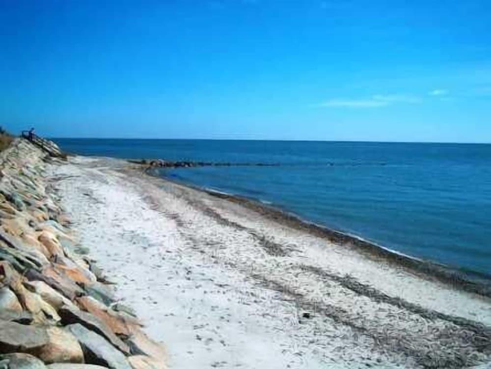 Mariner's Point Resort photo 33
