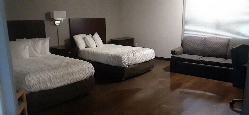 Maplehurst Motel photo 27