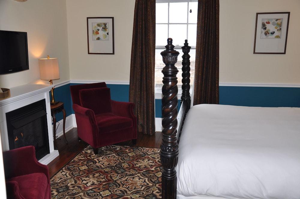 Peter Shields Inn & Restaurant photo 9