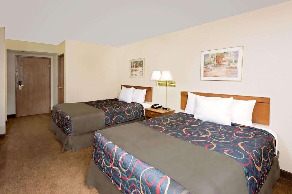 Days Inn by Wyndham Boonville photo 13