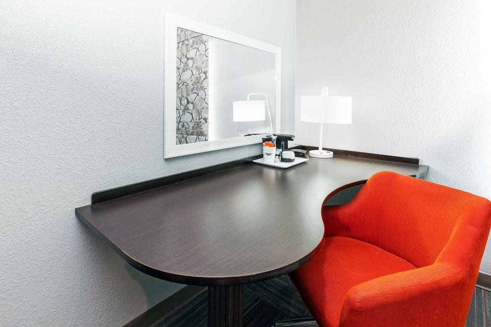 Hampton Inn Miami photo 14