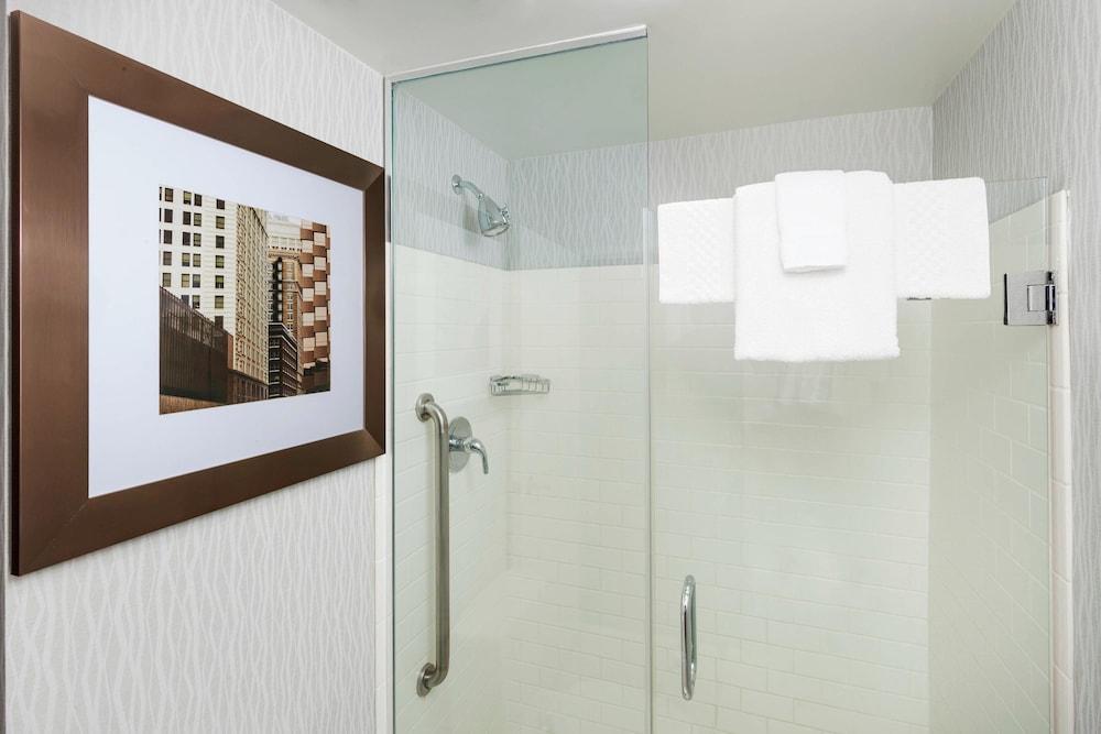 Springhill Suites by Marriott Chicago Downtown/ River North photo 15