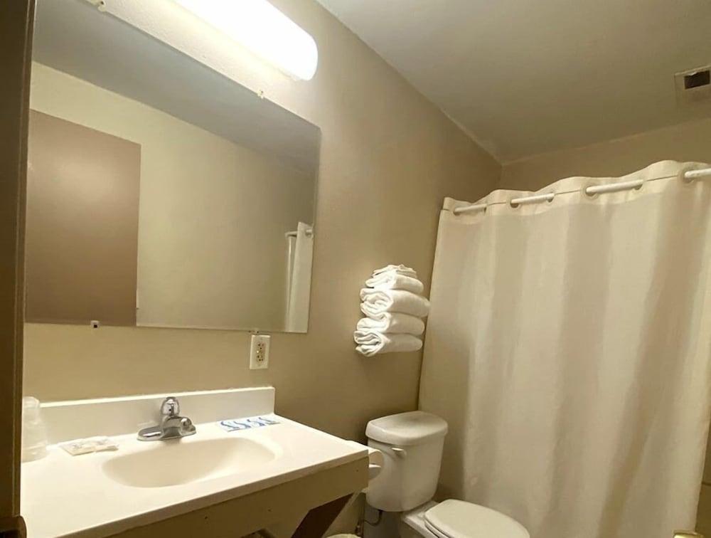 Sunland Inn Motel photo 10