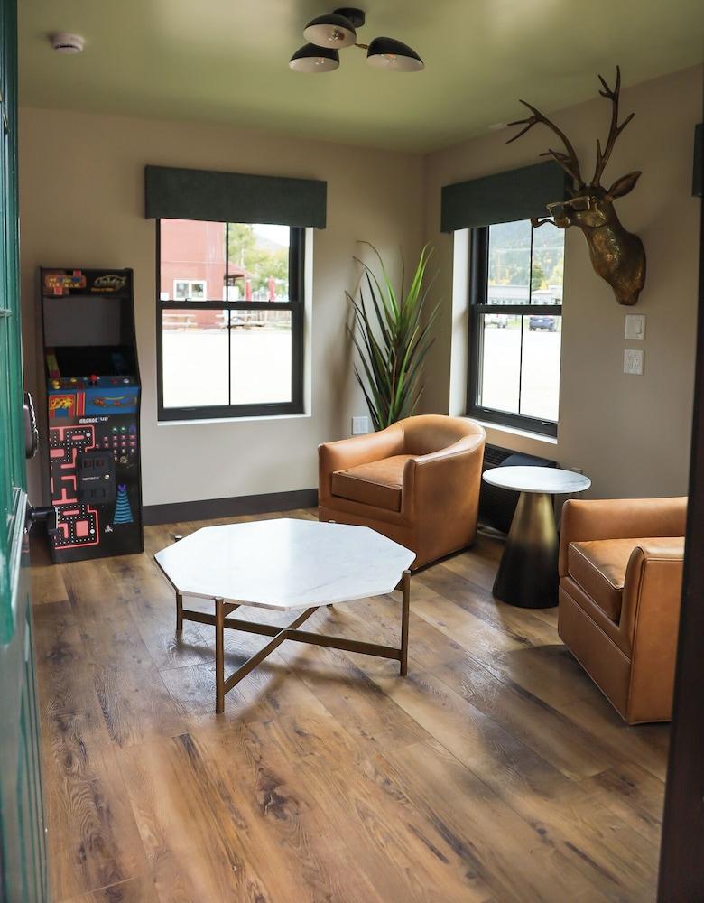 Altus Lodge photo 2