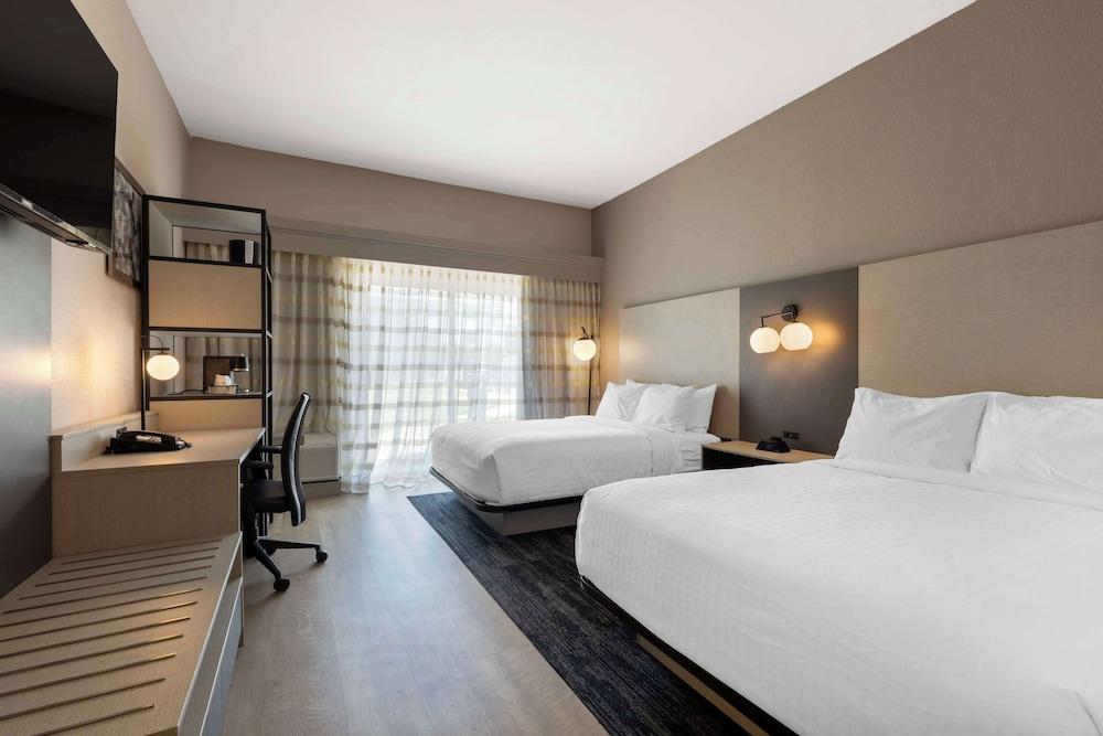 Best Western Plus Fort Worth North photo 12