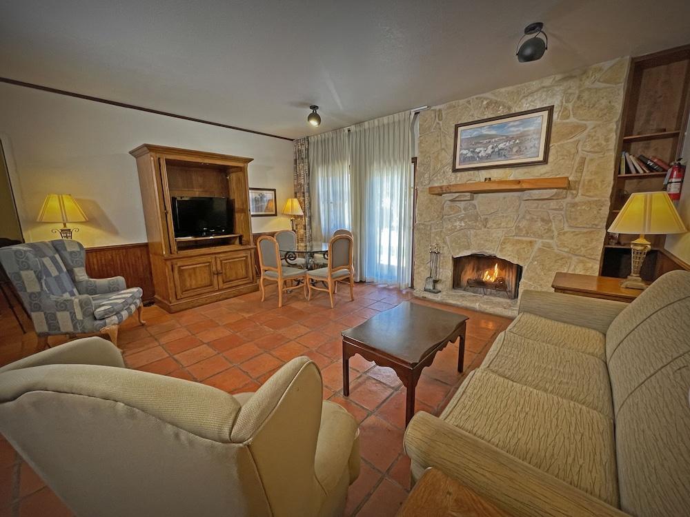 Y O Ranch Hotel photo 20