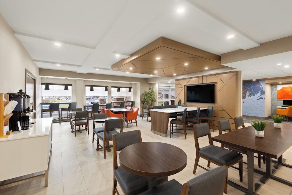 Holiday Inn Express Hotel & Suites Danbury - I-84 by IHG photo 14