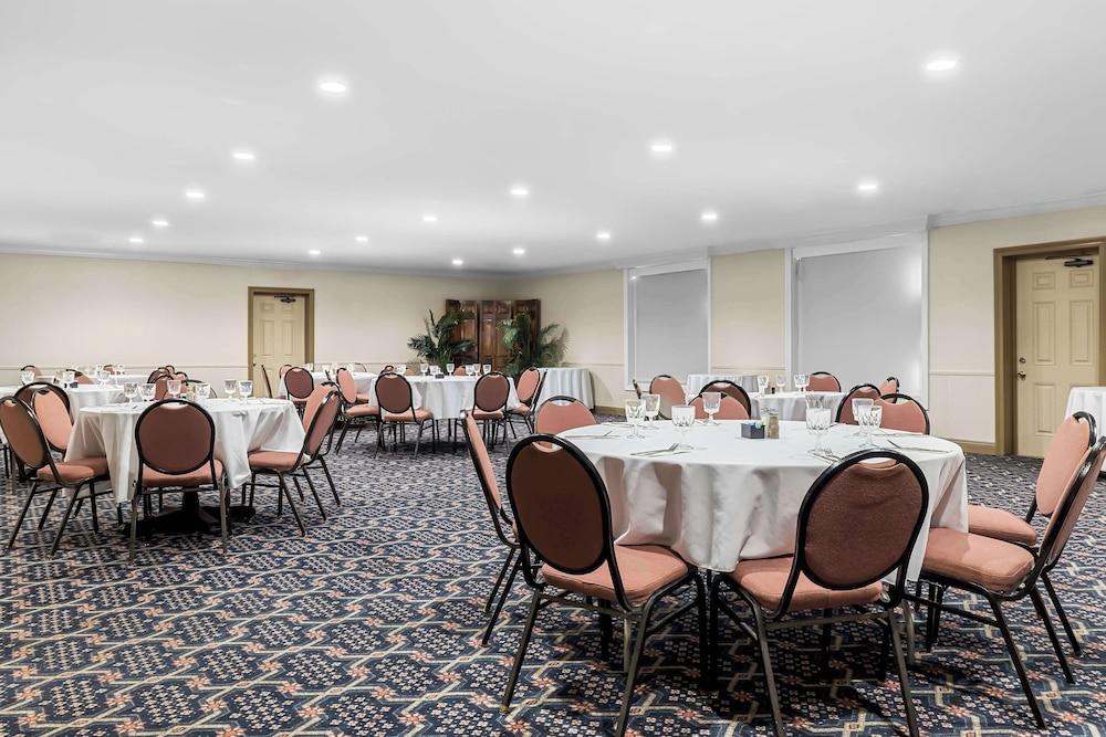 Best Western Forest Inn photo 38