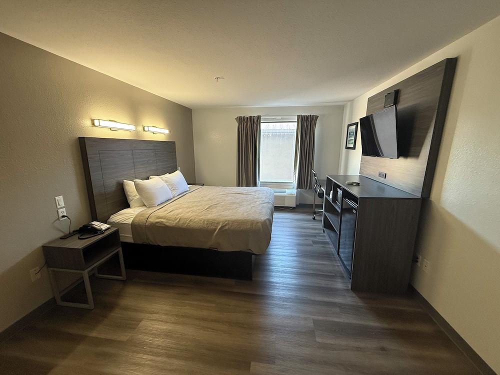 Quality Inn & Suites Biloxi - Ocean Springs photo 7