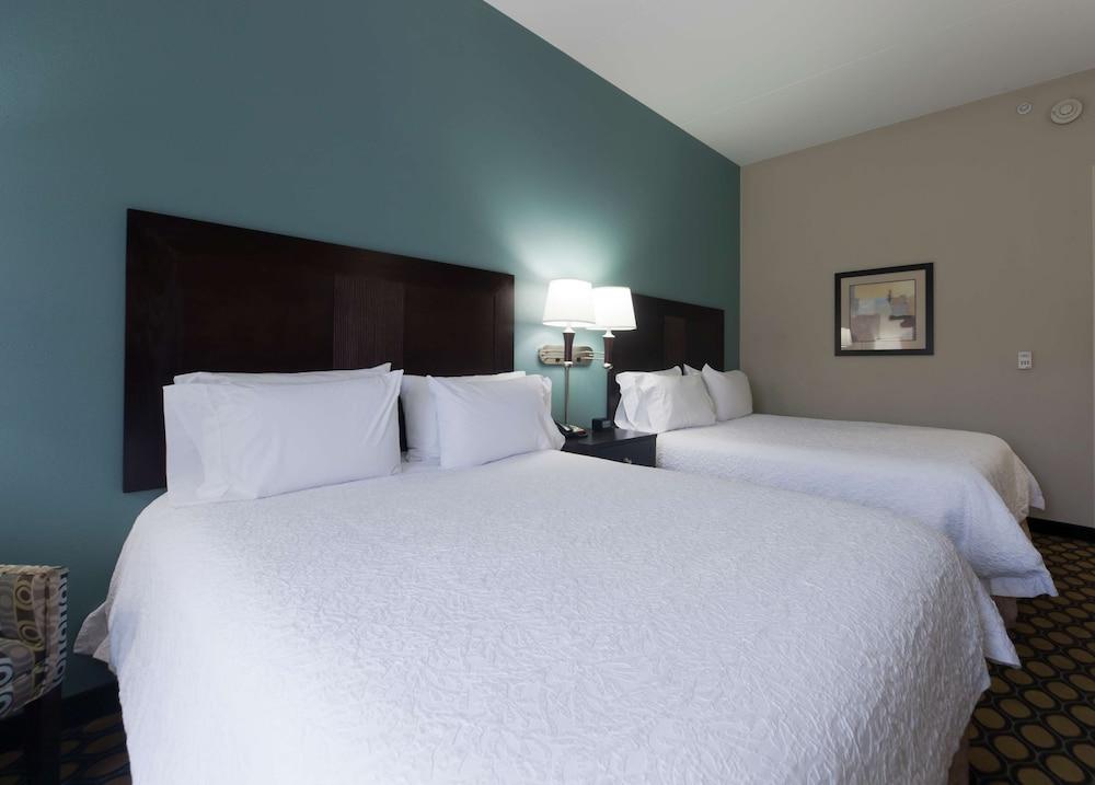 Hampton Inn North Brunswick / New Brunswick photo 22