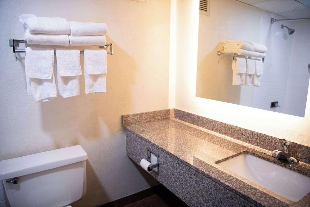 Quality Inn Somerset photo 26