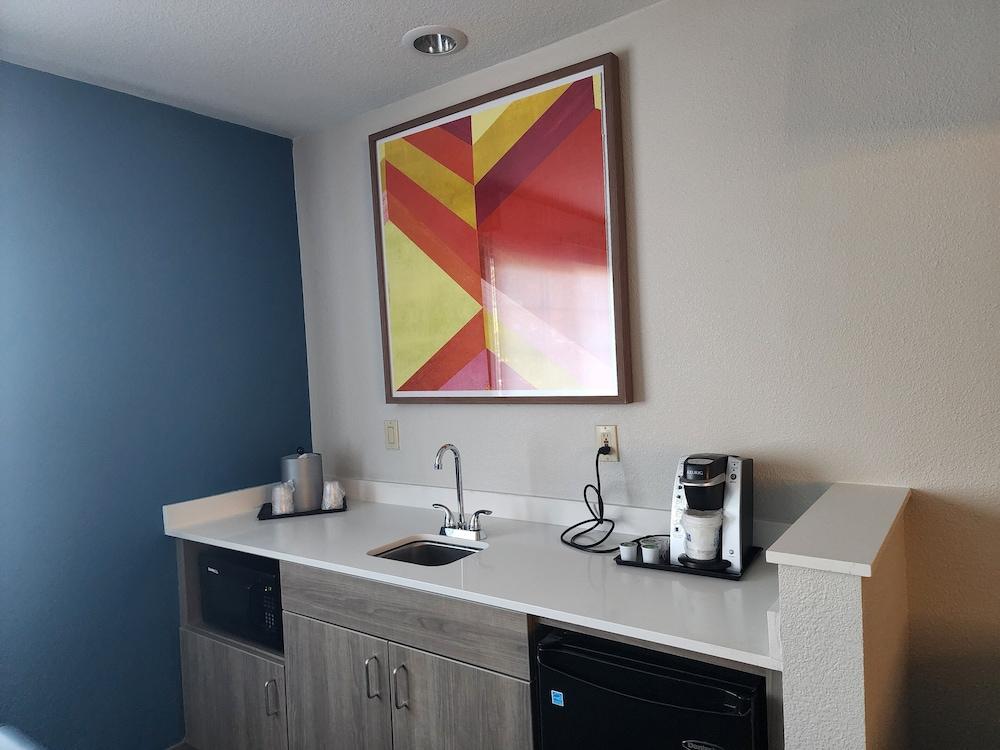 Holiday Inn Express Portland East - Troutdale by IHG photo 3