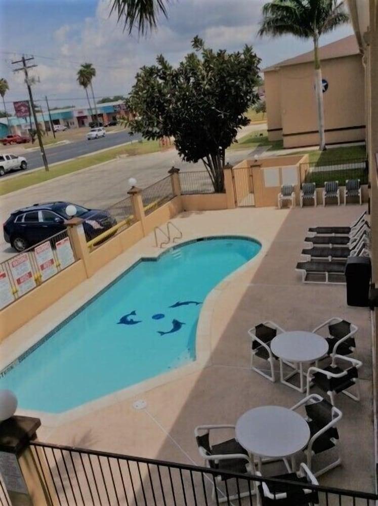 Texas Inn Weslaco photo 49