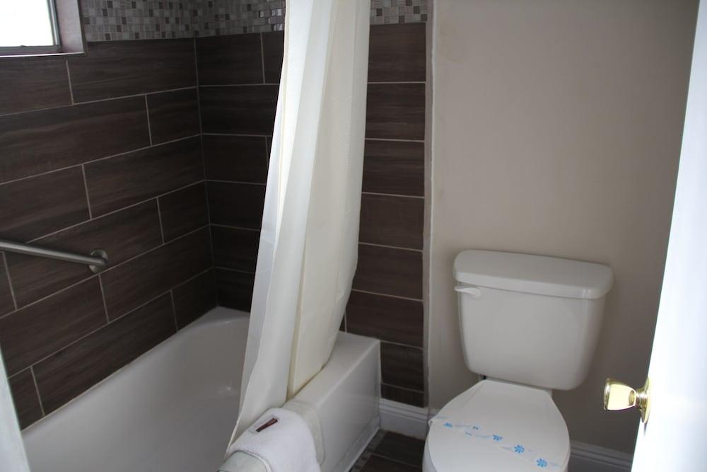 SuperLodge Motel photo 24